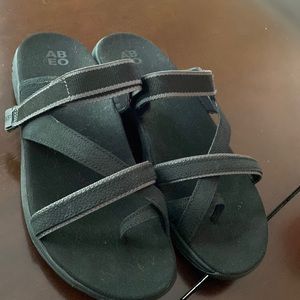 ABEO sandals size 10 black, never worn, no tags